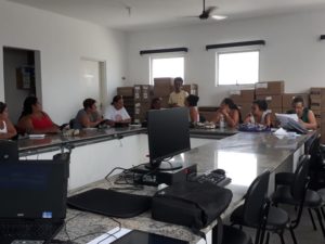 Agentes de saúde participam de treinamento sobre coleta de dados da dengue