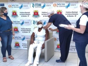 Começa a vacinação contra a Covid-19 em Ubatuba