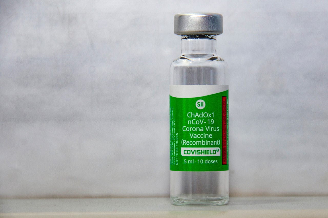 vacina-astrazeneca-fiocruz.jpg