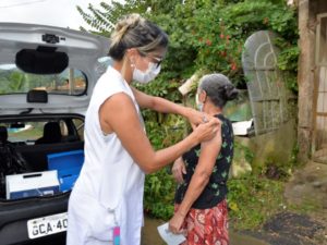 Começa agendamento de vacina contra a Covid-19 para idosos de 65 e 66 anos