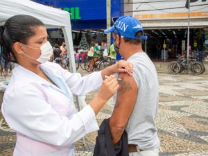 Em dois anos de vacinação contra Covid Ubatuba aplica 224.747 doses