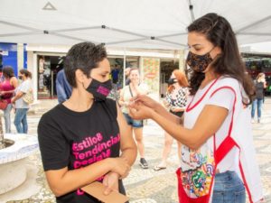 Mais de 500 pessoas são vacinadas contra a Covid-19 no Calçadão do Centro