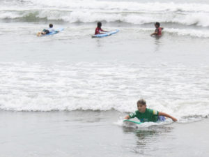 Festival Esportes em Ação é disputado na praia do Perequê-Açú