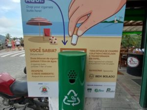 Ubatuba instala coletoras de bitucas e totens com cinzeiros de praia