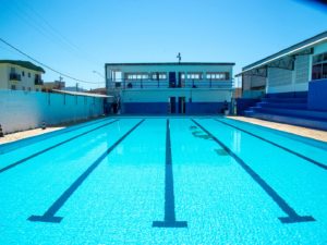 Secretaria de Educação finaliza melhorias na quadra e piscina da escola Marina Salete