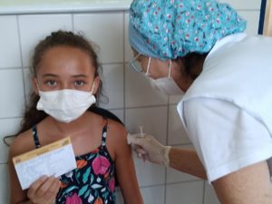 Mais de 300 crianças são vacinadas contra Covid no “Sextou com Vacina Kids”