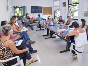 Comitê de enfrentamento à Covid discute medidas para frear novos casos