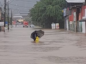 Chuva: Ubatuba precisa de doação de produtos de limpeza e higiene pessoal