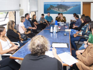 Prefeitura promove encontro com setor de casamento na praia