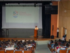 Teatro sedia encerramento do projeto “Cidade Protetora”