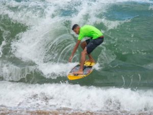 Começa em Ubatuba a 3ª etapa do Circuito Brasileiro de Skimboard