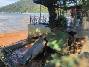 Defesa Civil de Ubatuba inspeciona áreas atingidas pela ressaca