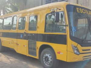 Educação recebe novo ônibus adaptado de 59 lugares
