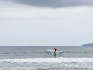 Segundo dia do Festival Estudantil de Surfe tem disputas acirradas