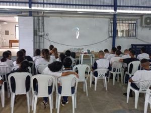 Violência contra a mulher: CREAS promove ação com Guarda Mirim