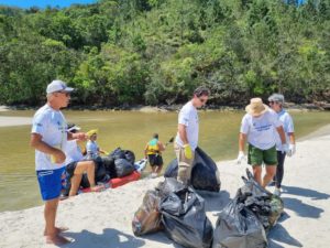Meio Ambiente: Mais de 1 tonelada de lixo é retirada do Rio Tabatinga