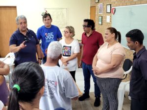 Prefeitura conversa com moradores inseridos em proposta de loteamento