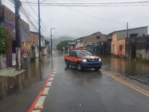 Defesa Civil alerta motoristas sobre tráfego na av. Rio Grande do Sul