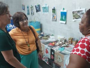 Educação de Ubatuba visita instalações da Associação de reciclagem Coco&Cia