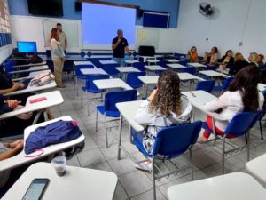 Ubatuba estuda participação no projeto Escolas Unificadas