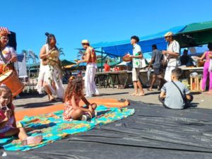 Teatro de Bonecos atrai público na Feira Livre da Praça BIP