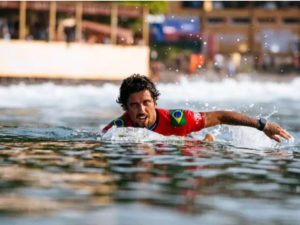 Filipe Toledo é o único brasileiro nas semifinais do Campeonato Mundial