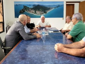 Prefeitura entrega Títulos de Legitimação Fundiária a moradores de edifício do Itaguá