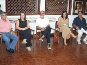 Escritores participam de Sarau Literário na Biblioteca Municipal