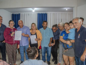 Famílias do Núcleo Botafogo recebem títulos dos imóveis