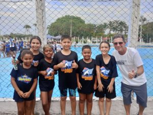 Alunos da Piscina Municipal participam de festival de natação