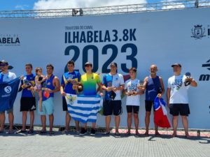 Natação de Ubatuba participa de Travessia do Canal de Ilhabela