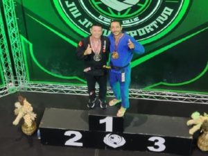 Servidor da Prefeitura de Ubatuba é tetracampeão mundial de Jiu-jitsu