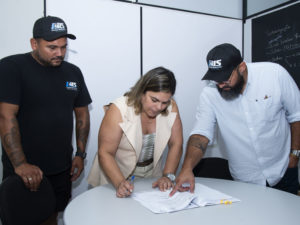 Prefeitura assina repasse para Associação Ubatuba de Surf