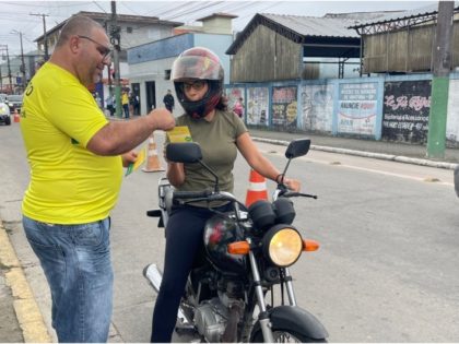 Maio amarelo: Trânsito promove blitz de conscientização a motociclistas