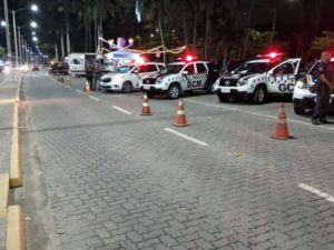 Forças policiais realizam operação contra o fluxo na avenida Iperoig