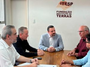 Prefeitura e ITESP firmam parceria para avançar na regularização fundiária