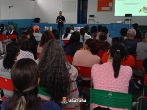 Profissionais de serviços gerais da Saúde participam de capacitação