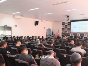 GCM de Ubatuba participa de seminário sobre Agosto Lilás