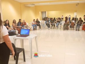 Médicos e enfermeiros realizam reunião de planejamento estratégico