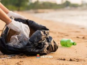 Praia da Lagoinha recebe ação de limpeza e conscientização ambiental