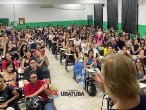 Aula inaugural do Cursinho da EM Tancredo reúne mais de 200 jovens