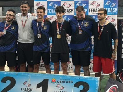 Aluno da EM Tancredo é destaque em competição de badminton para surdos