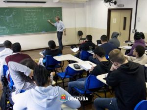 Ubatuba: Etec abre processo seletivo para docente de Física