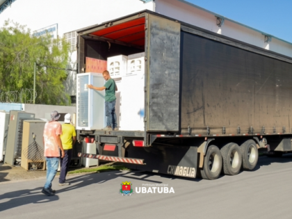 Parceria entrega 56 novas geladeiras para famílias do Sesmaria e Estufa II