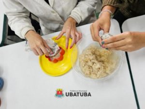 Workshop ensina reaproveitamento de bitucas para estudantes