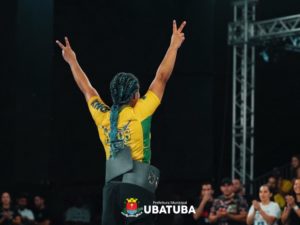 Atleta de Ubatuba conquista cinturão de Jiu-Jitsu no Reino Unido