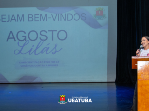 Ubatuba reúne servidores em ato institucional do Agosto Lilás