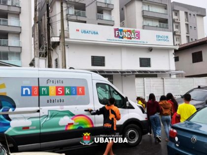 Jovens do Namaskar participam de oficina de informática na Fundac