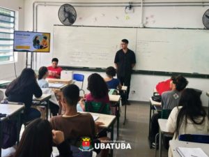 CRAS Oeste leva debate sobre saúde mental e inclusão a estudantes