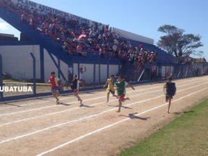 JORE 2026 reúne alunos em atividades de atletismo em Ubatuba